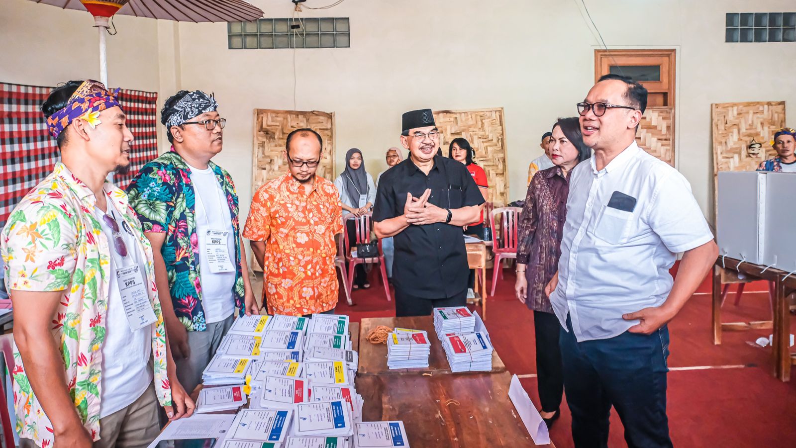 Pantau Pemilu, Wali Kota Magelang Apresiasi TPS Tematik Unik
