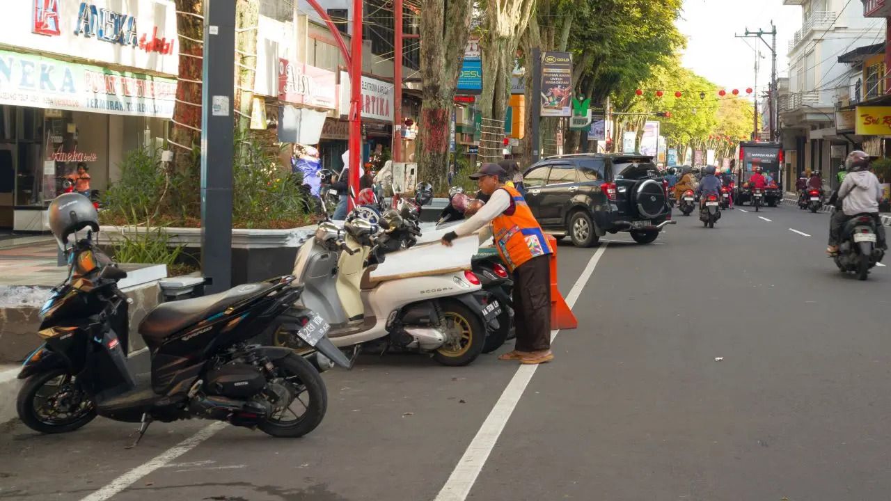 Pemkot Magelang Turunkan Tarif Parkir Motor dan Mobil